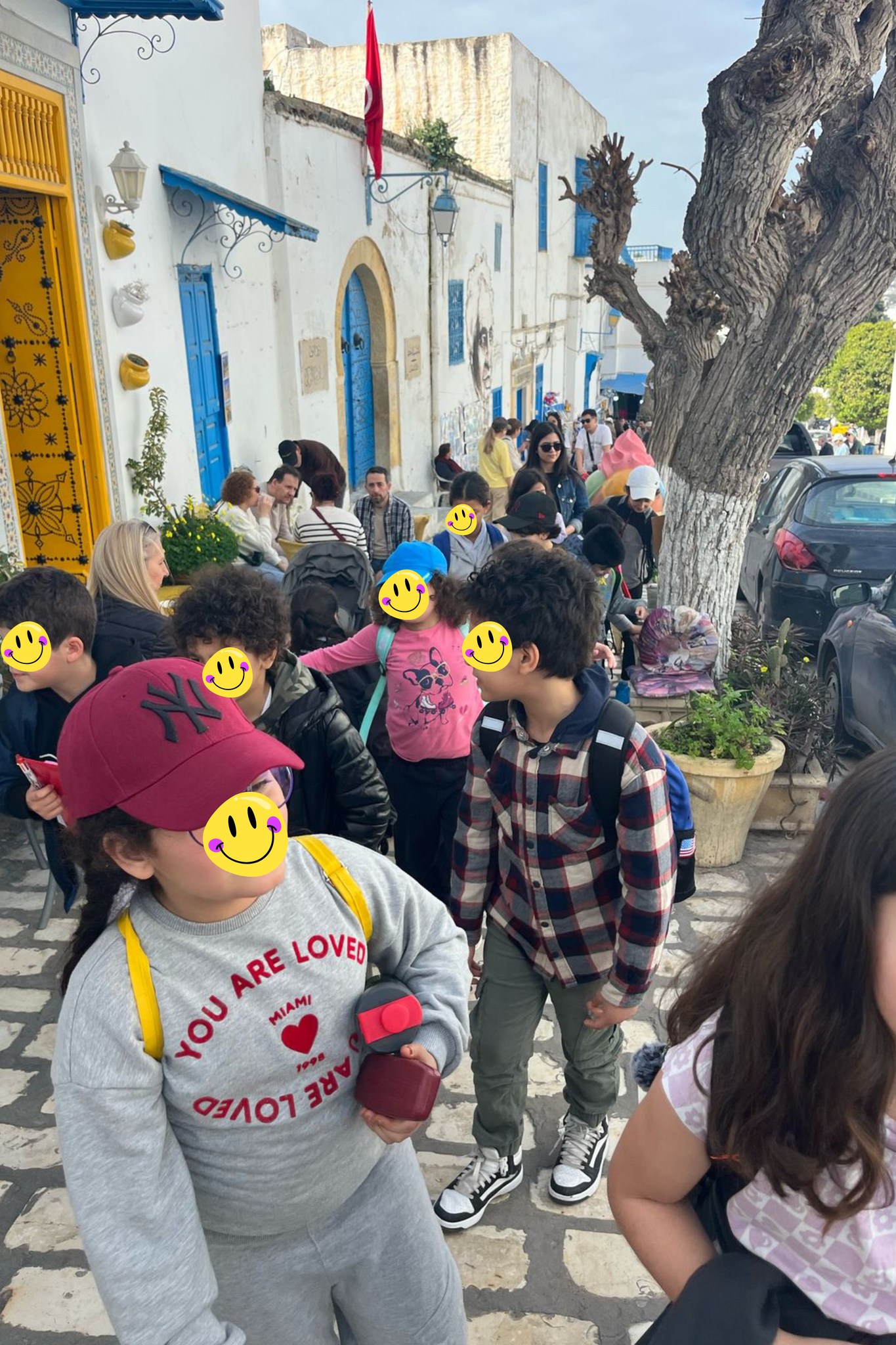 You are currently viewing 🧮 Promenade mathématique à Sidi Bou Saïd : Une aventure d’apprentissage pour les élèves de CE2 Orange