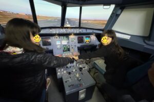 Lire la suite à propos de l’article 🛫 Visite à l’École Supérieure de l’Aéronautique et des Technologies (ESAT) : Une immersion aéronautique pour les élèves de CM2 Rouge